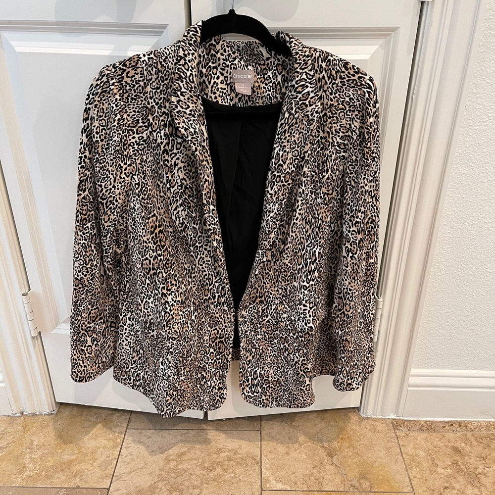 Chico’s leopard blazer/jacket. Size 2z